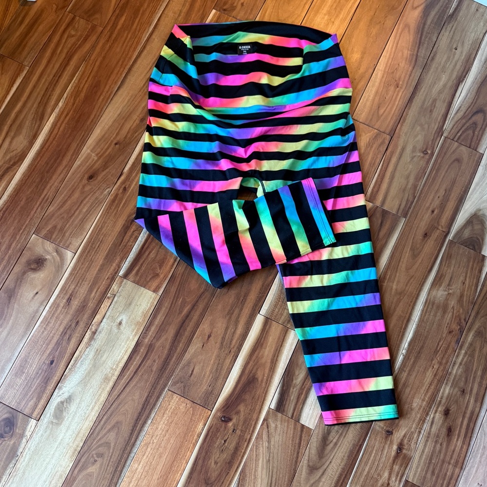 K-DEER Multicolor Striped Capri Leggings